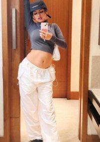 avneet kaur 13